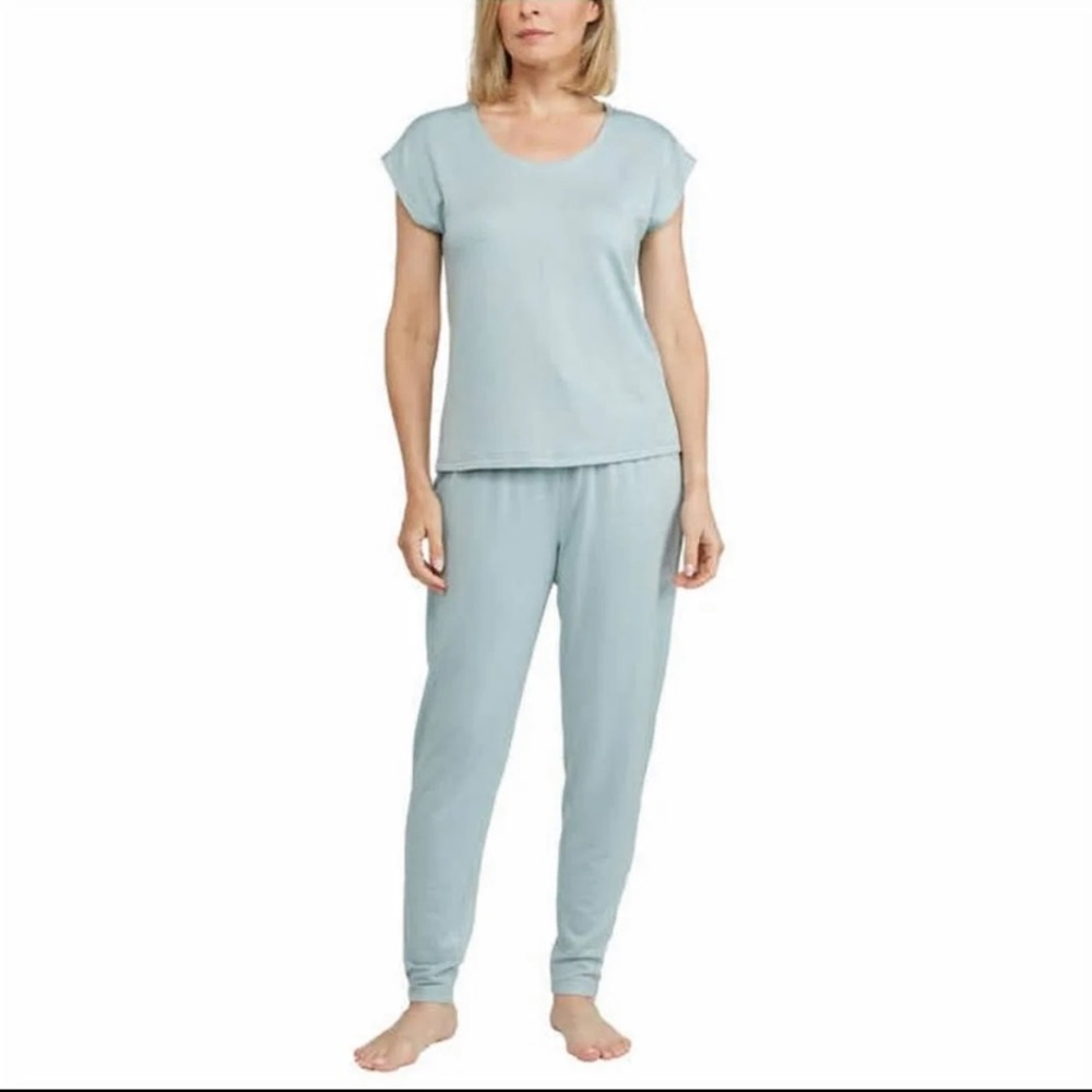 Badgley Mischka 2-piece Lounge Set